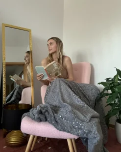 Poltrona Wingback VEJLE con poggiapiedi Bouclé Rosa pastello
