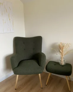 Poltrona Wingback VEJLE con poggiapiedi Bouclé Verde scuro