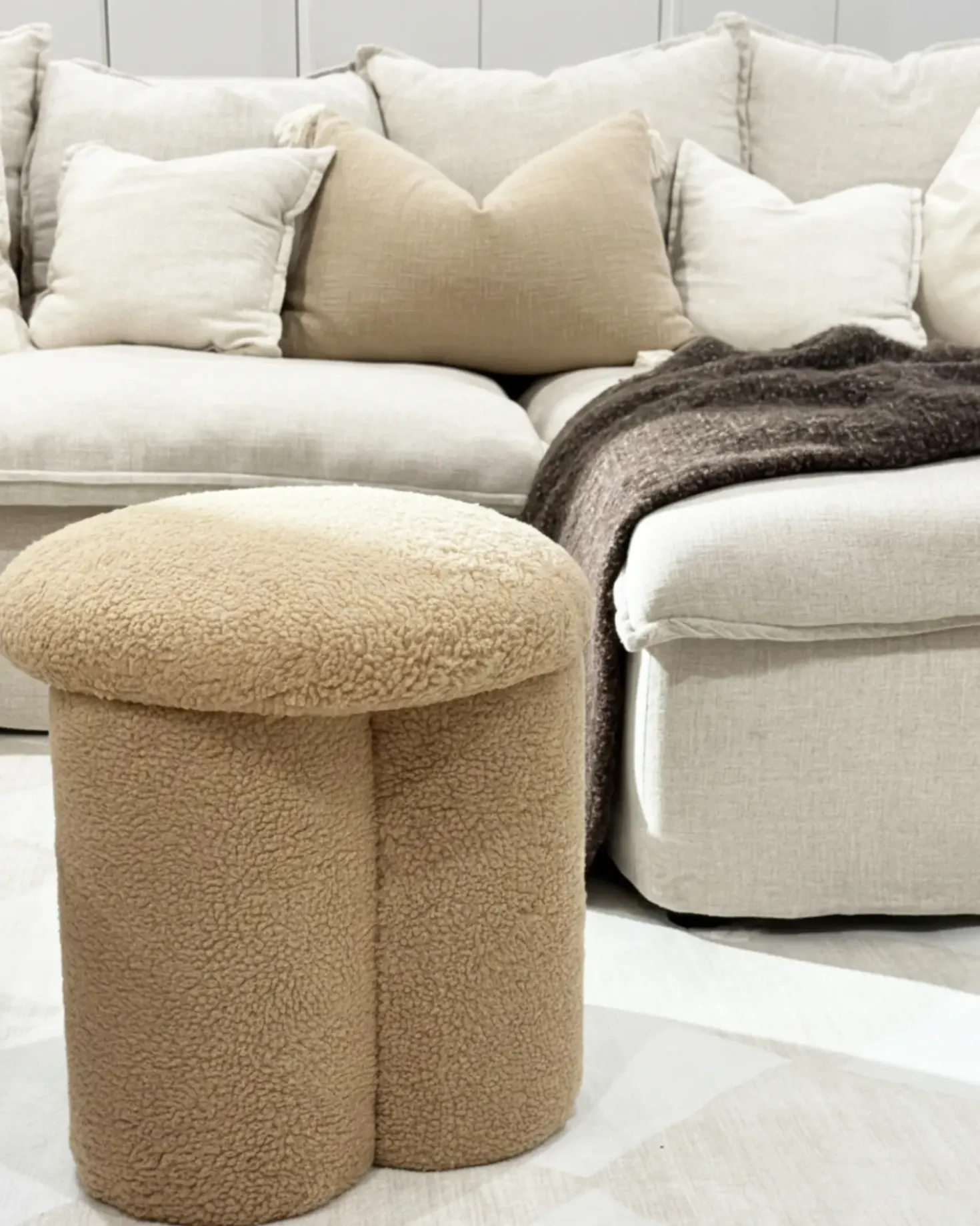 Pouf CARRINGTON Bouclé Beige