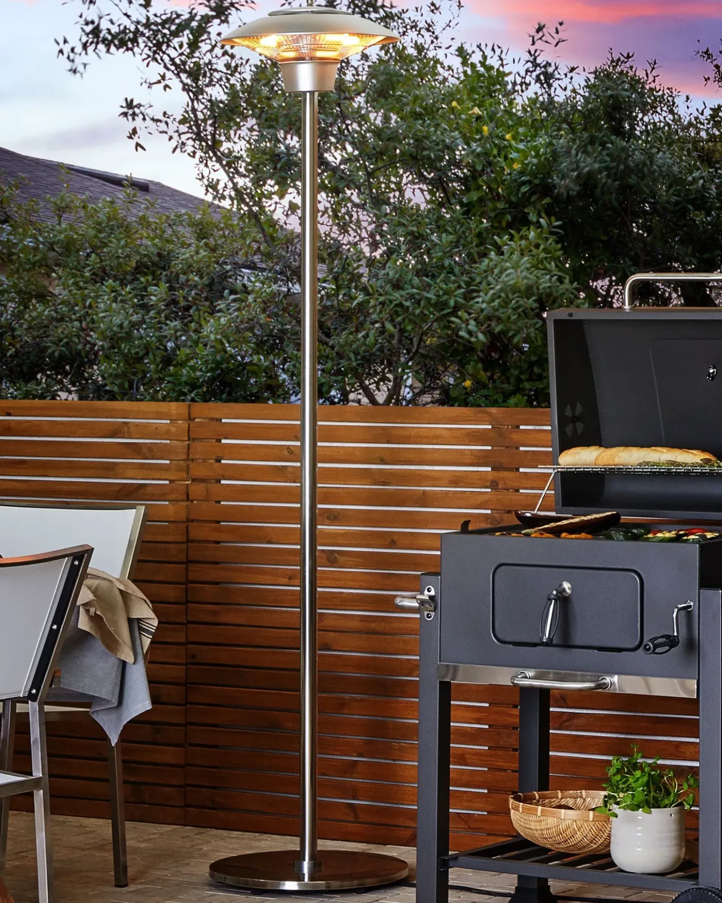 Riscaldatore a infrarossi da patio a piantana ASKJA 1500 W Argento