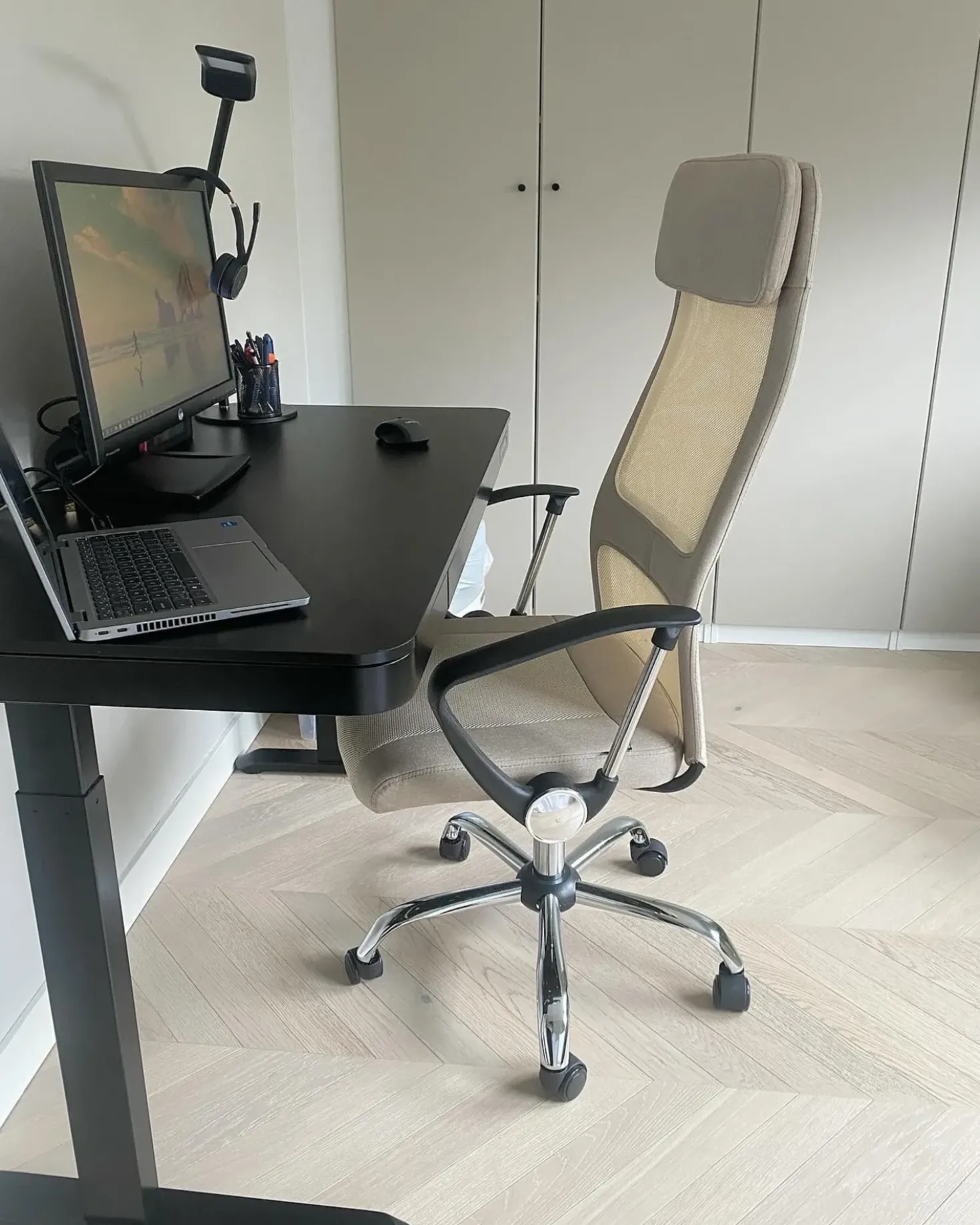 Scrivania elettrica regolabile in altezza KENLY Nero 120 cm 60 cm con porta USB