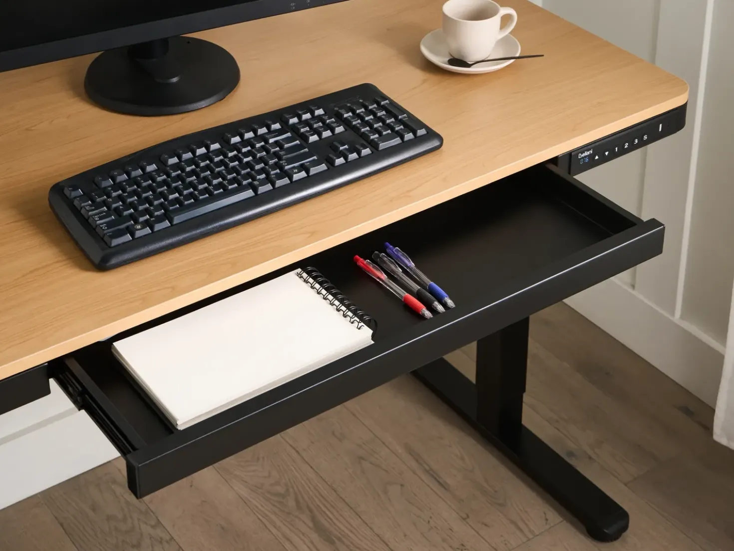Scrivania elettrica regolabile in altezza PENLY Nero/Marrone chiaro 120 cm 60 cm con porta USB
