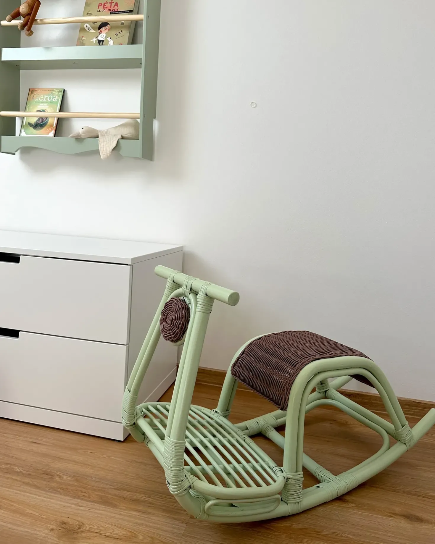 Sedia a dondolo per bambini ASPRIA Rattan Verde chiaro