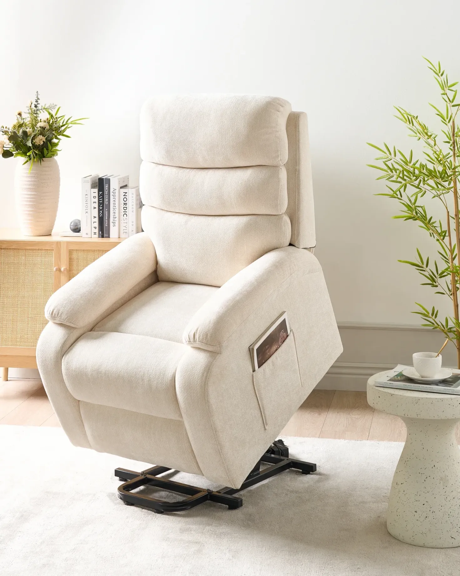 Sedia reclinabile elettrica RISE Poggiapiedi a scomparsa Tessuto Beige chiaro