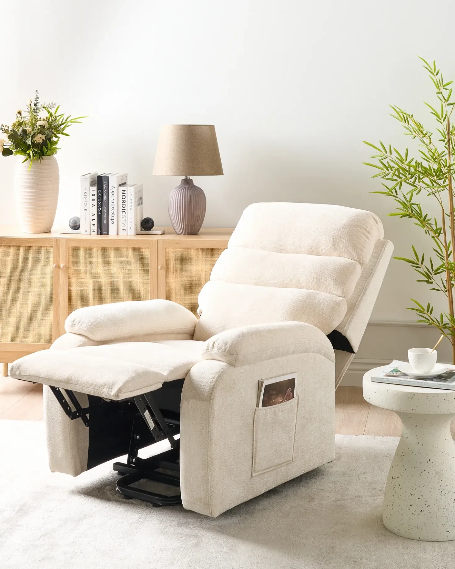 Sedia reclinabile elettrica RISE Poggiapiedi a scomparsa Tessuto Beige chiaro