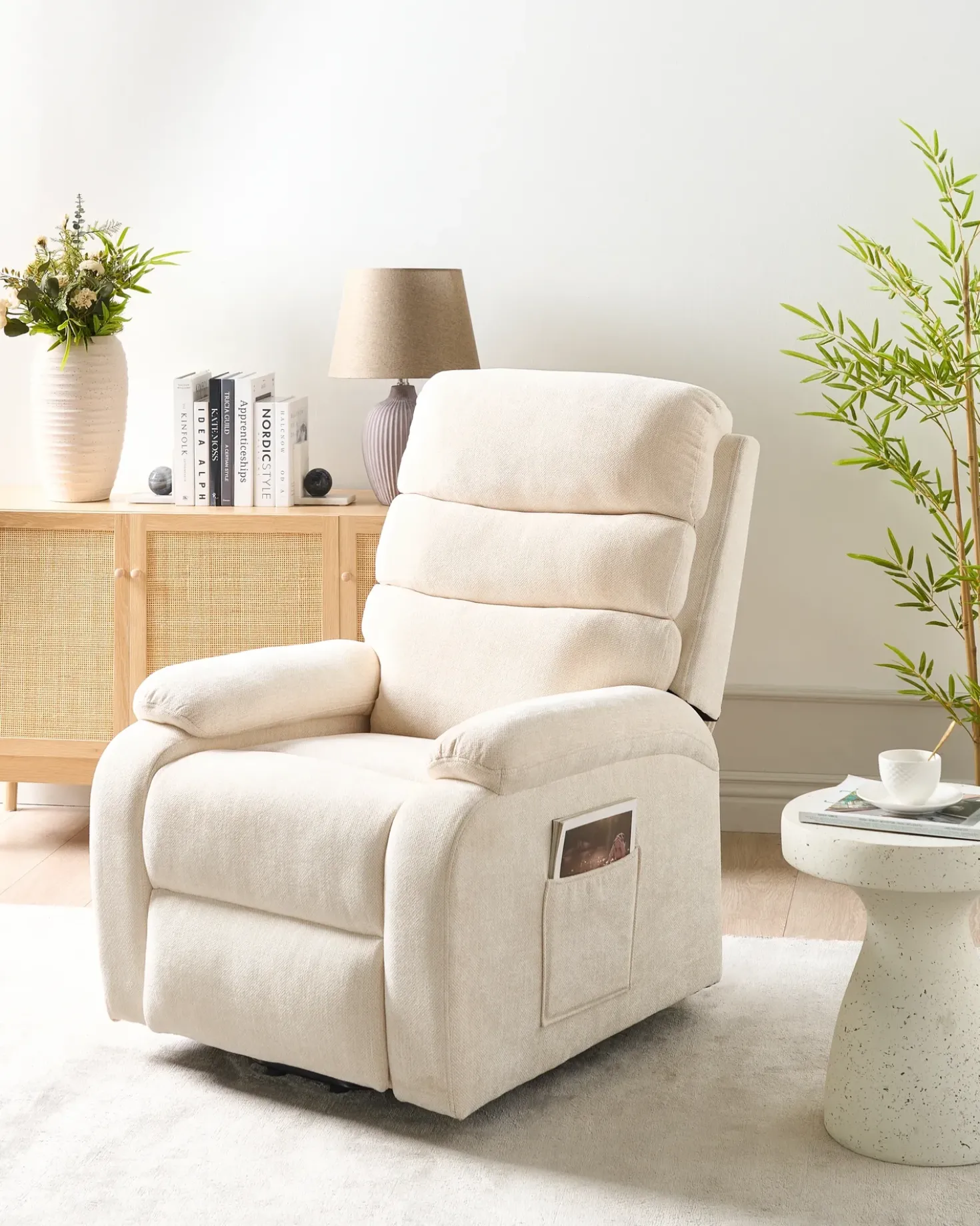 Sedia reclinabile elettrica RISE Poggiapiedi a scomparsa Tessuto Beige chiaro