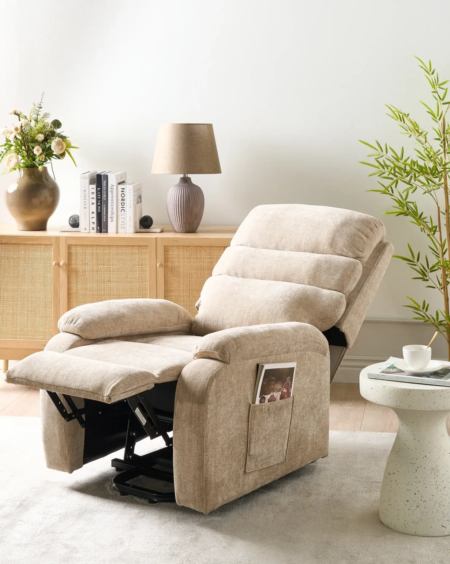 Sedia reclinabile elettrica RISE Poggiapiedi a scomparsa Tessuto Beige