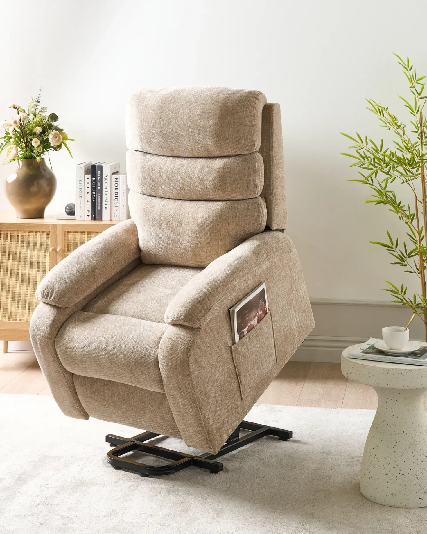 Sedia reclinabile elettrica RISE Poggiapiedi a scomparsa Tessuto Beige
