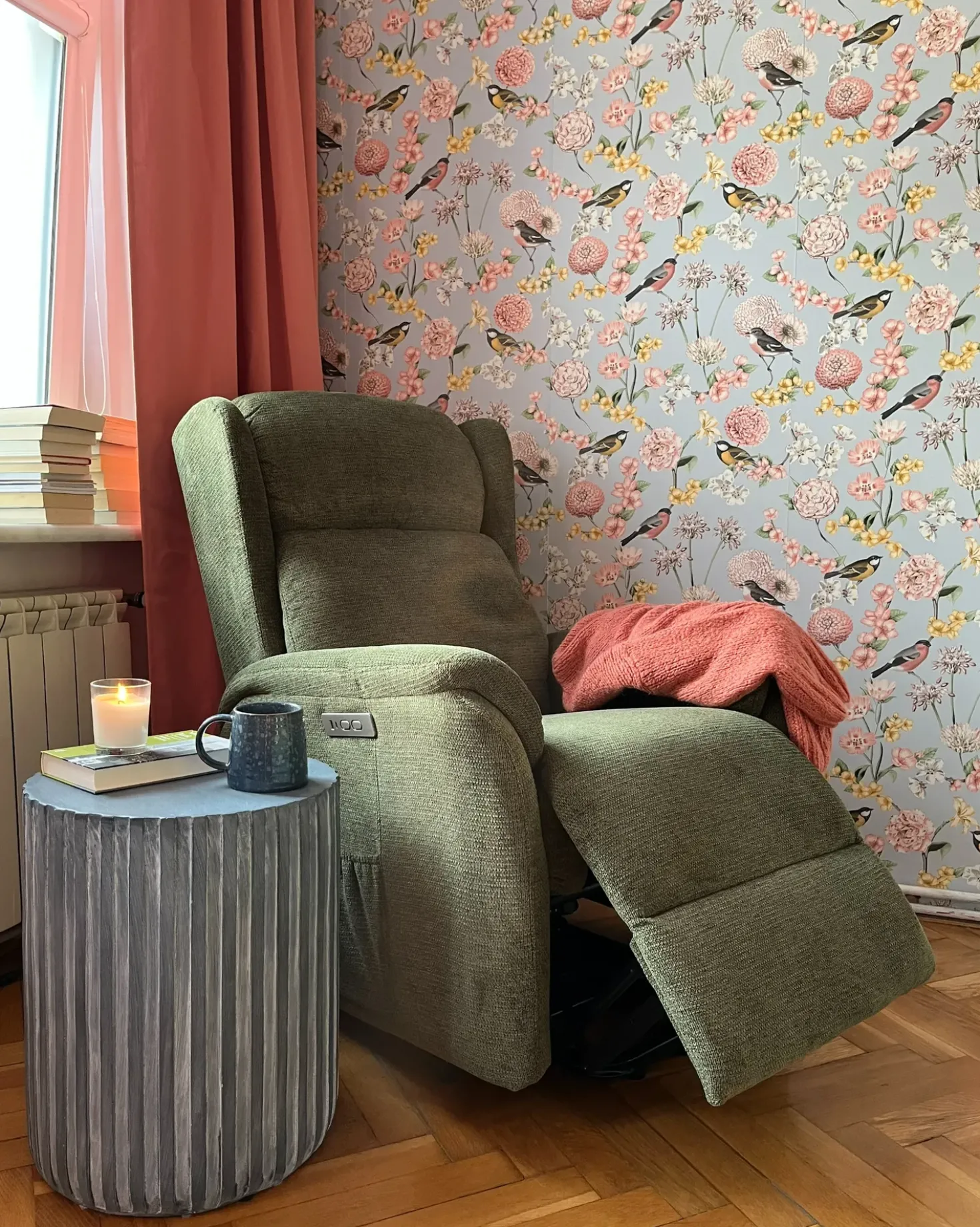 Sedia reclinabile elettrica ELEGY Poggiapiedi a scomparsa Tessuto Verde