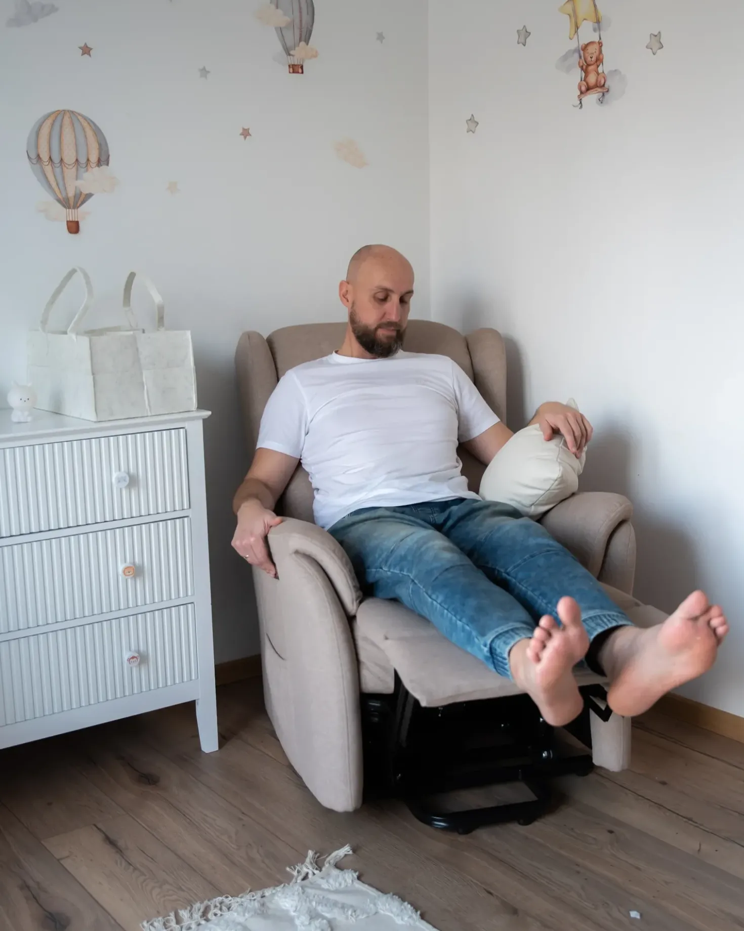 Sedia reclinabile elettrica ELEGY Poggiapiedi a scomparsa Velluto Tortora