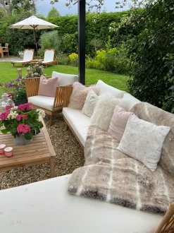 Set da giardino con tavolo 4 posti CREMONA Lato destro Legno d'acacia Bianco sporco