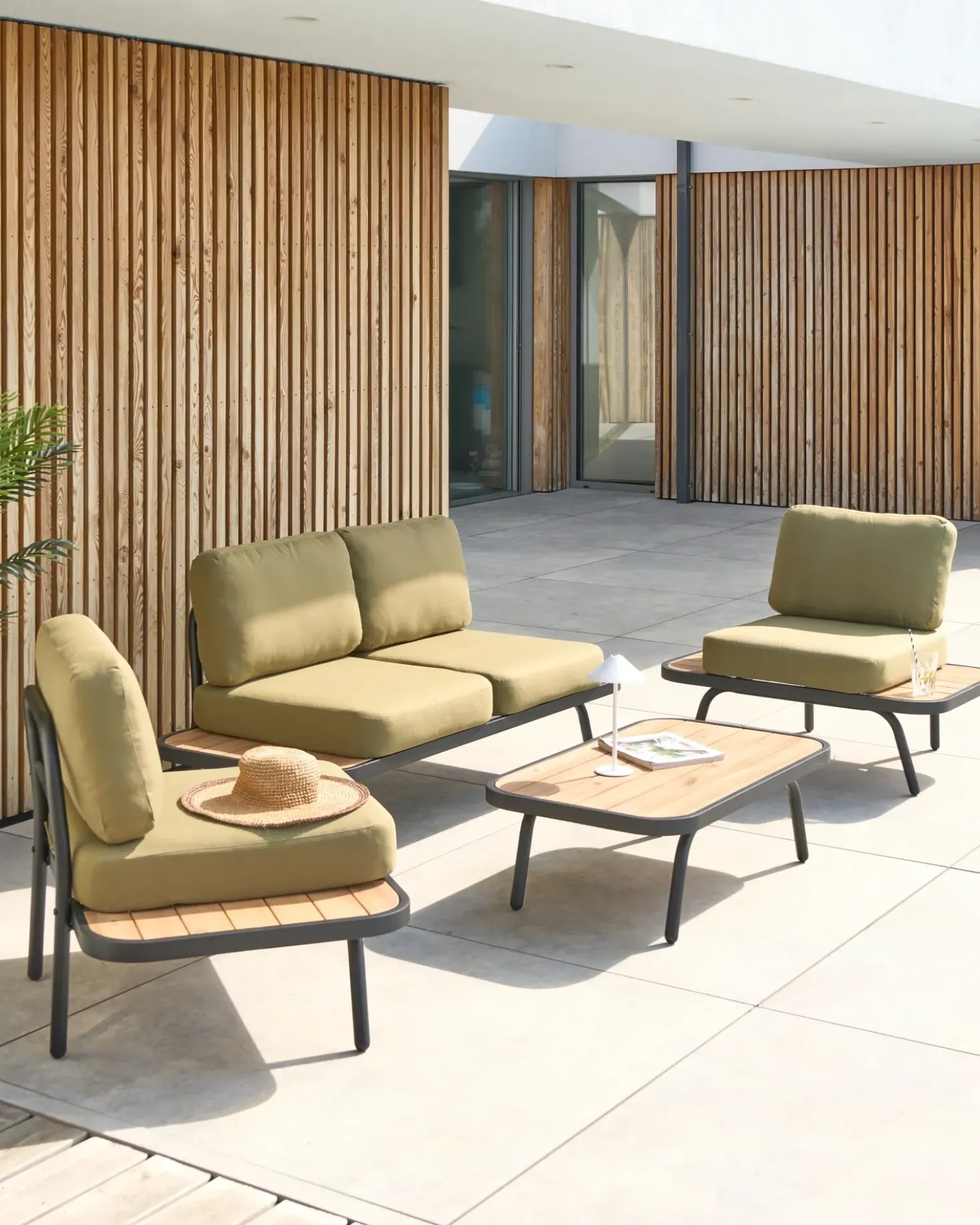 Set da giardino con tavolo 4 posti MINOZZO Legno di acacia certificato Verde oliva