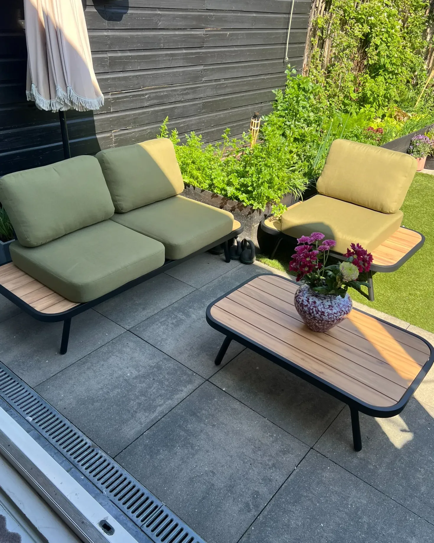 Set da giardino con tavolo 4 posti MINOZZO Legno di acacia certificato Verde oliva