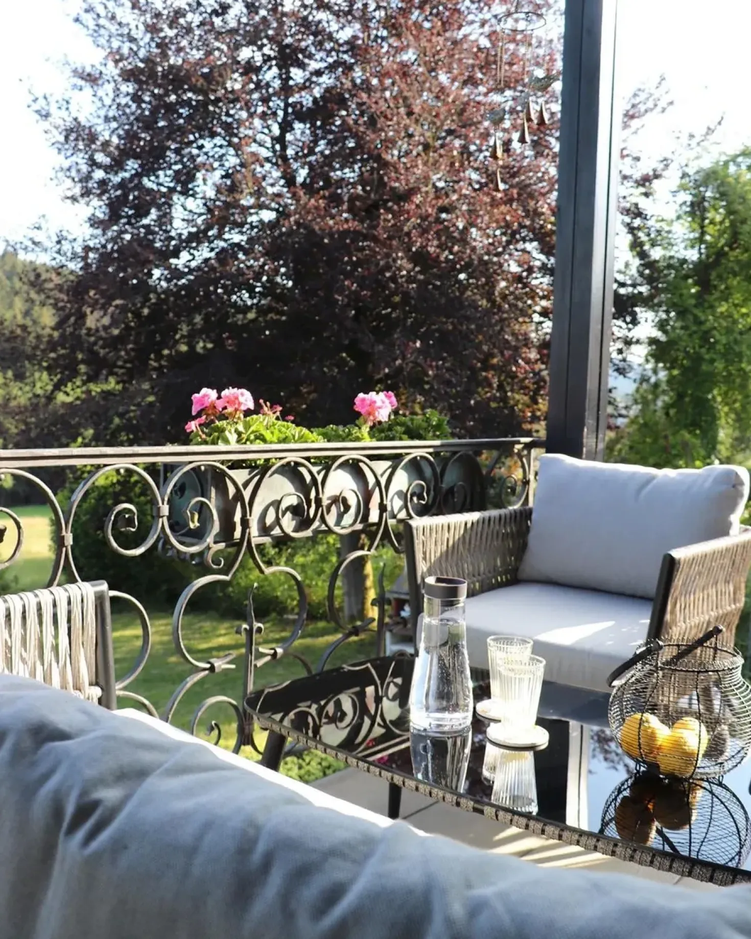 Set da giardino con tavolo 4 posti PREVEZA Rattan sintetico (PE) Grigio