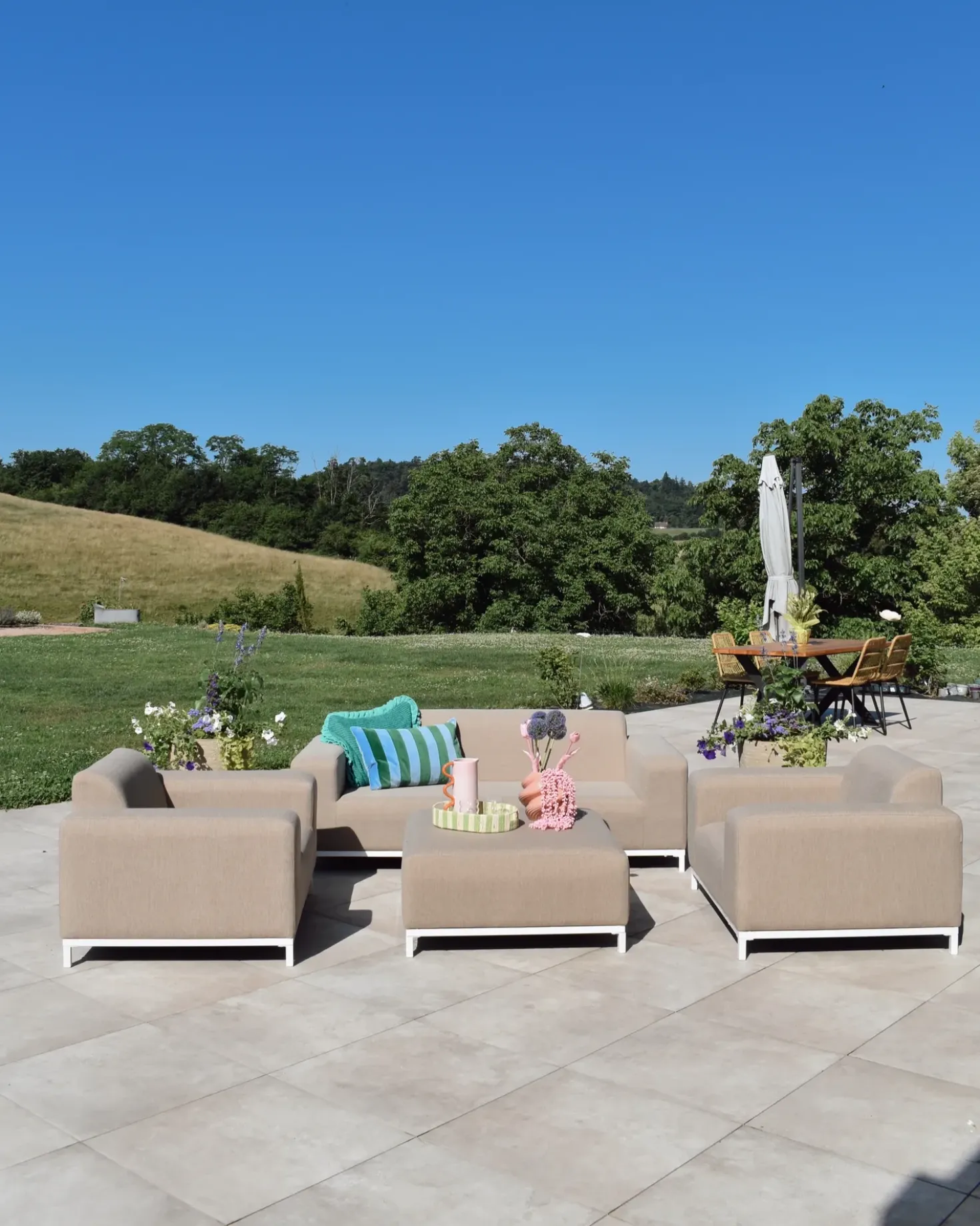 Set da giardino con tavolo 5 posti ROVIGO Beige