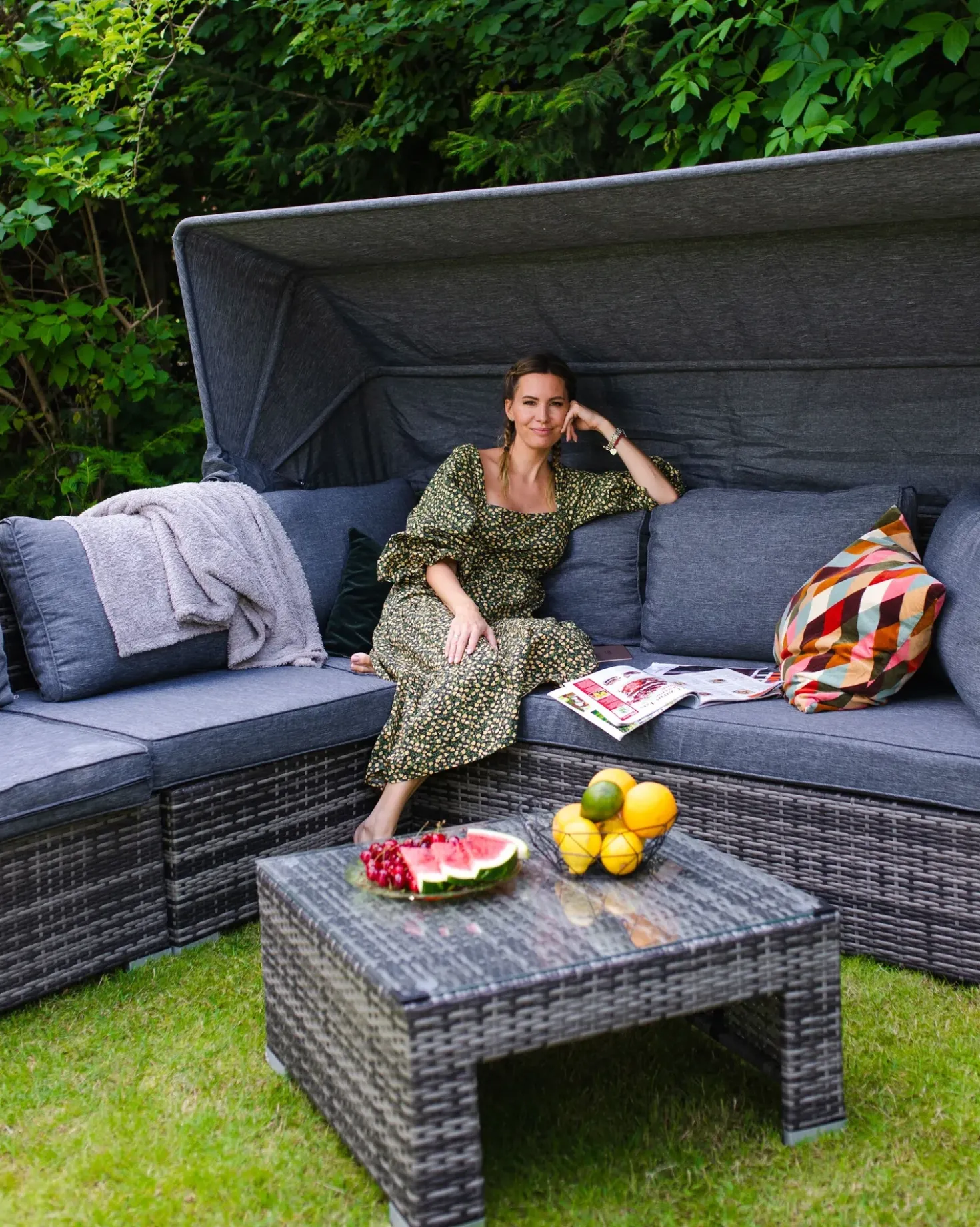 Set da giardino con tavolo 6 posti CORTE Modulare Rattan sintetico (PE) Marrone scuro