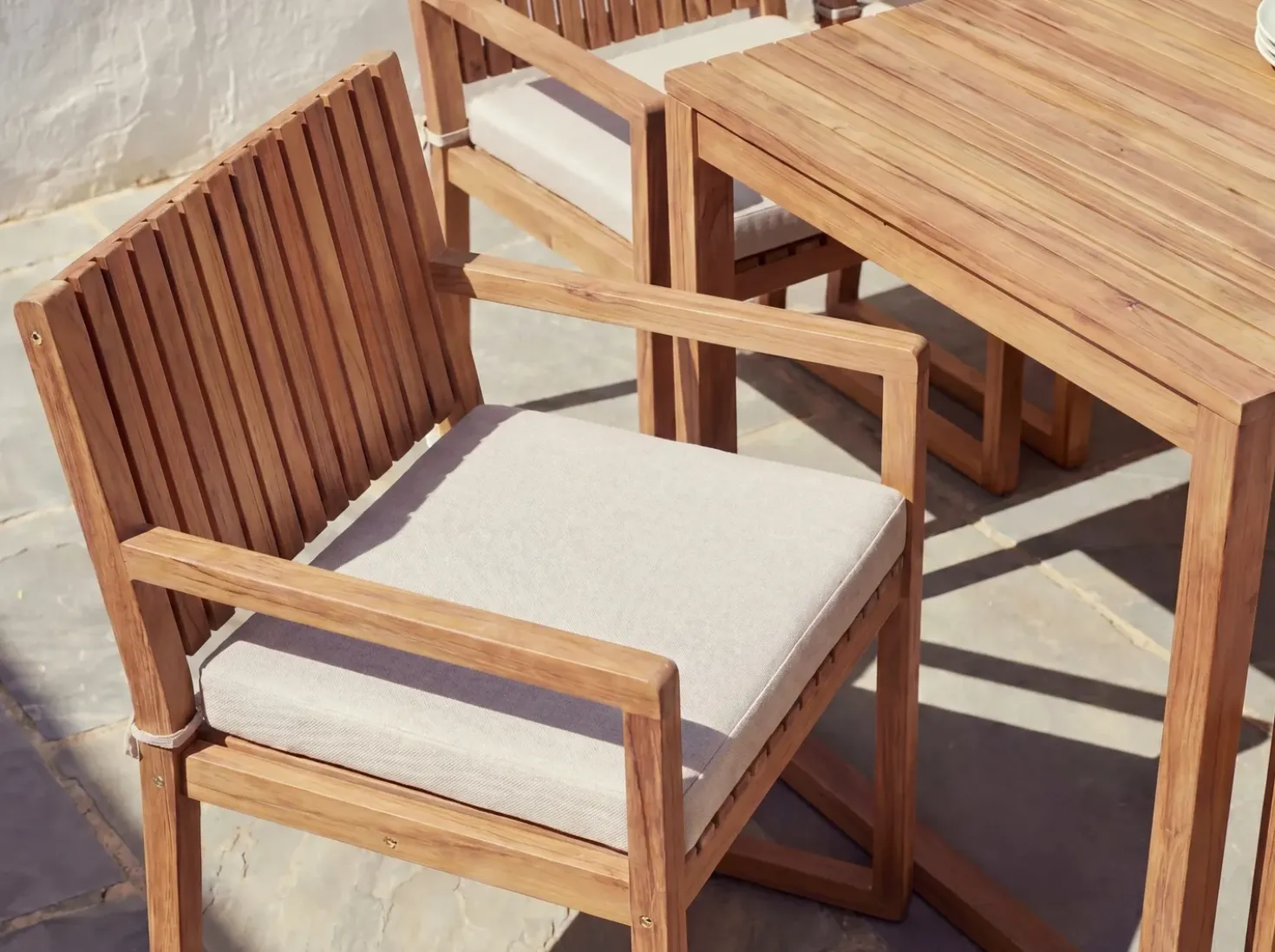 Set da pranzo da giardino 8 posti SASSARI PREMIUM con cuscini Legno di acacia certificato Beige chiaro