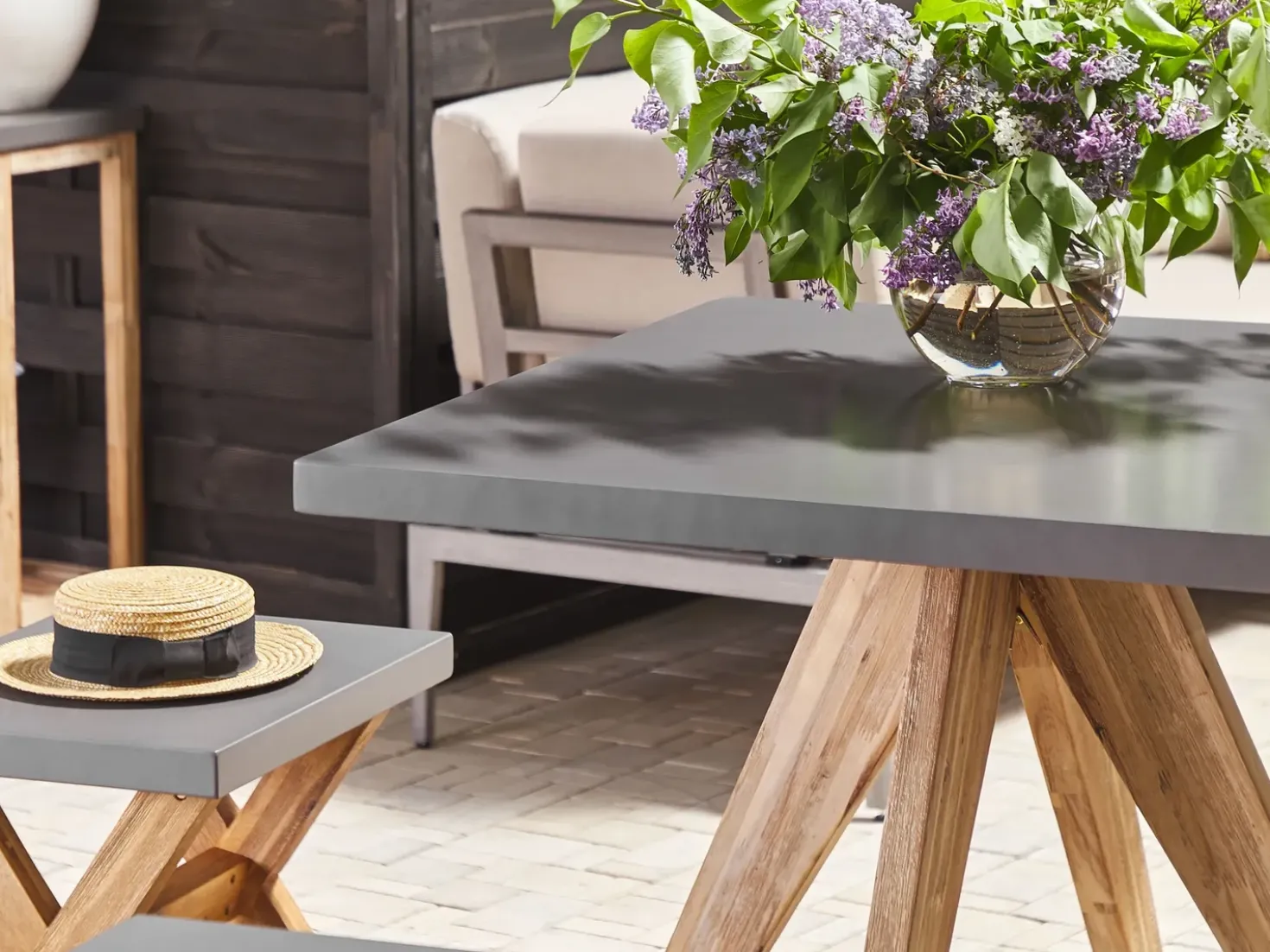 Set da pranzo da giardino con sgabelli 4 posti OLBIA Cemento Grigio