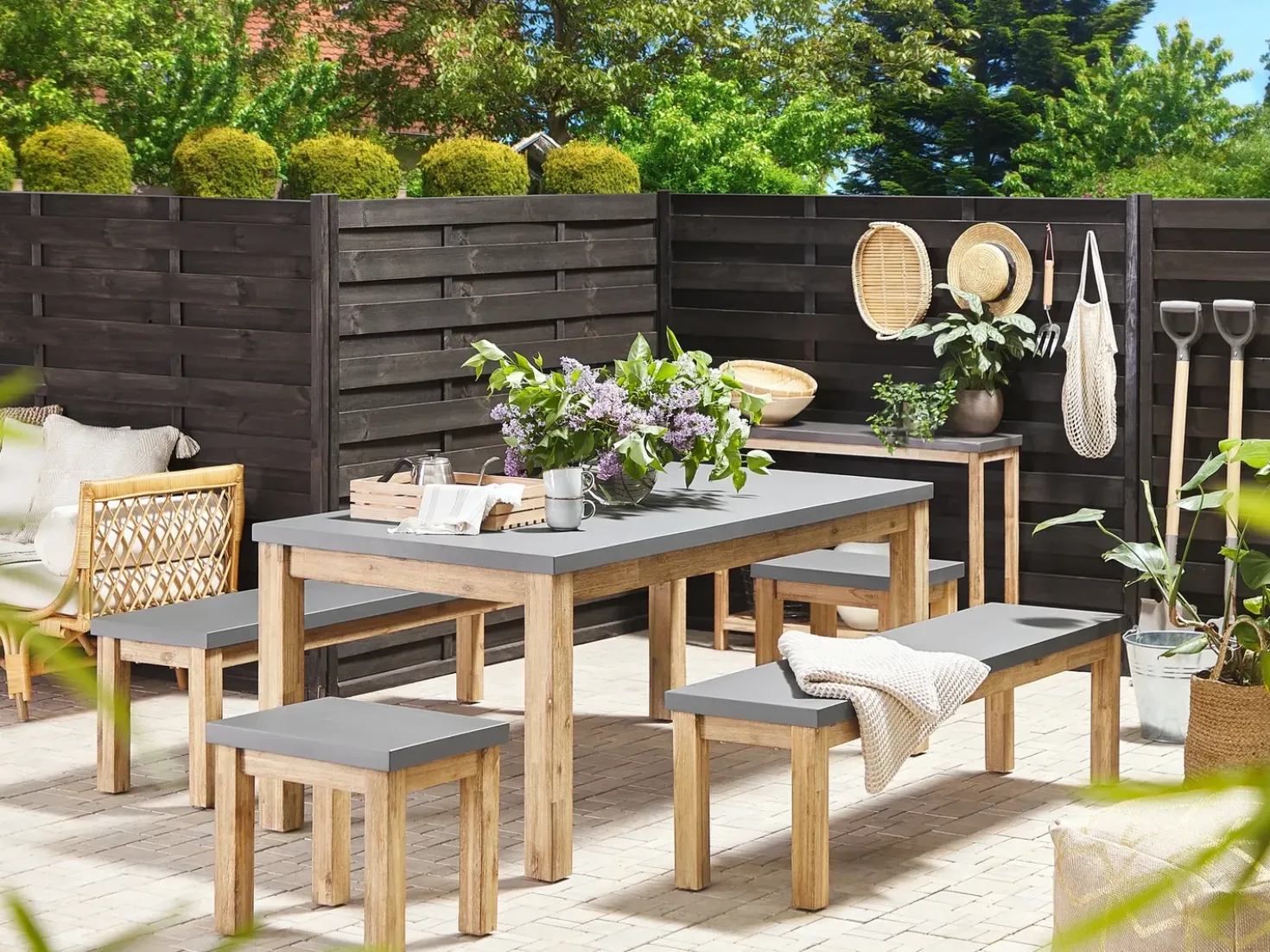 Set da pranzo da giardino con panche e sgabelli 8 posti OSTUNI Cemento Grigio