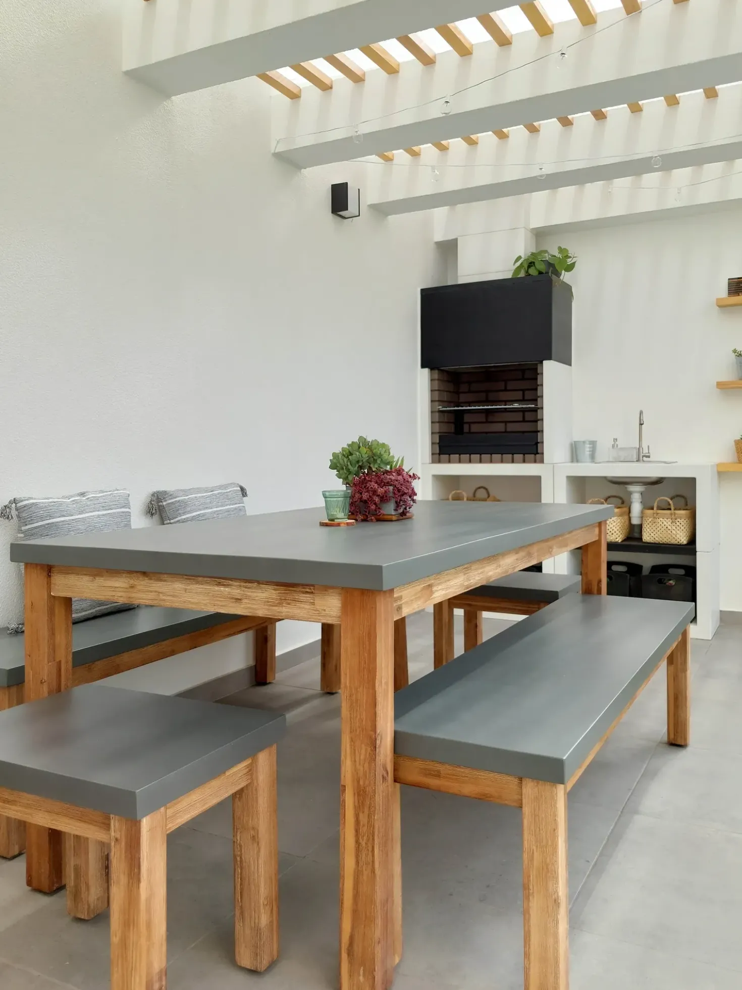 Set da pranzo da giardino con panche e sgabelli 8 posti OSTUNI Cemento Grigio
