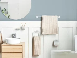 Set di 6 accessori da bagno UVITA con barre e ganci per asciugamani Argento