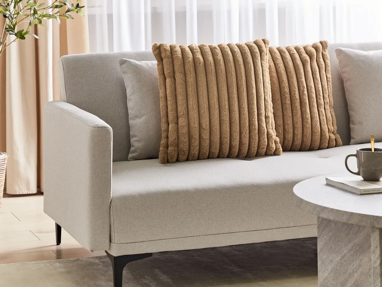 Set di 2 cuscini RAKYA Finta pelliccia 45 x 45 cm Marrone chiaro A strisce