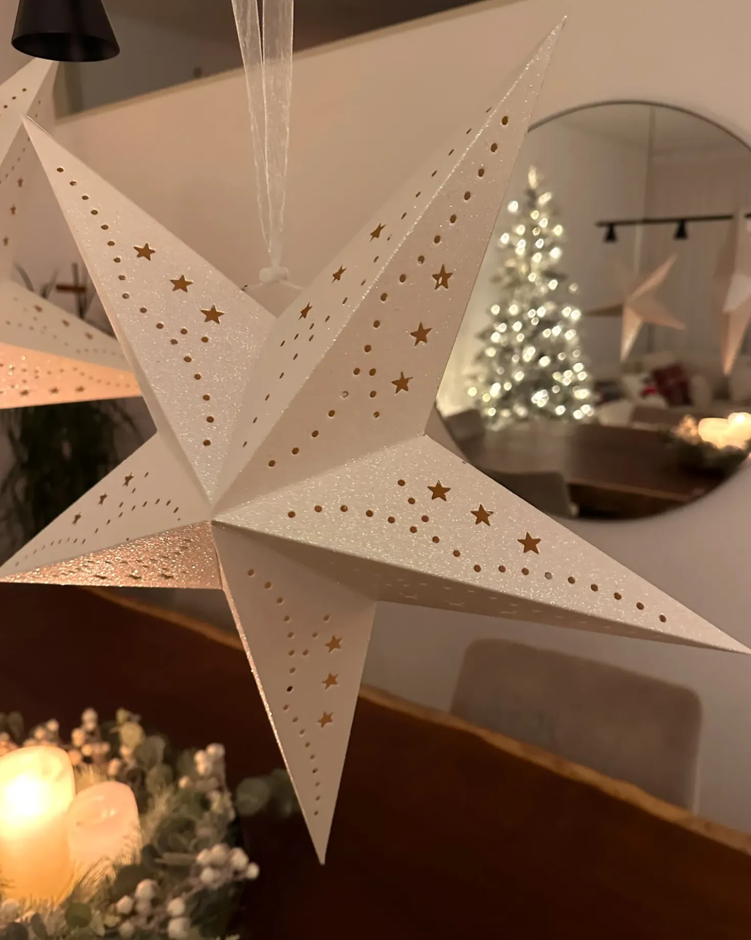 Set di 2 decorazioni da appendere LED MOTTI Stella 45 cm Bianco