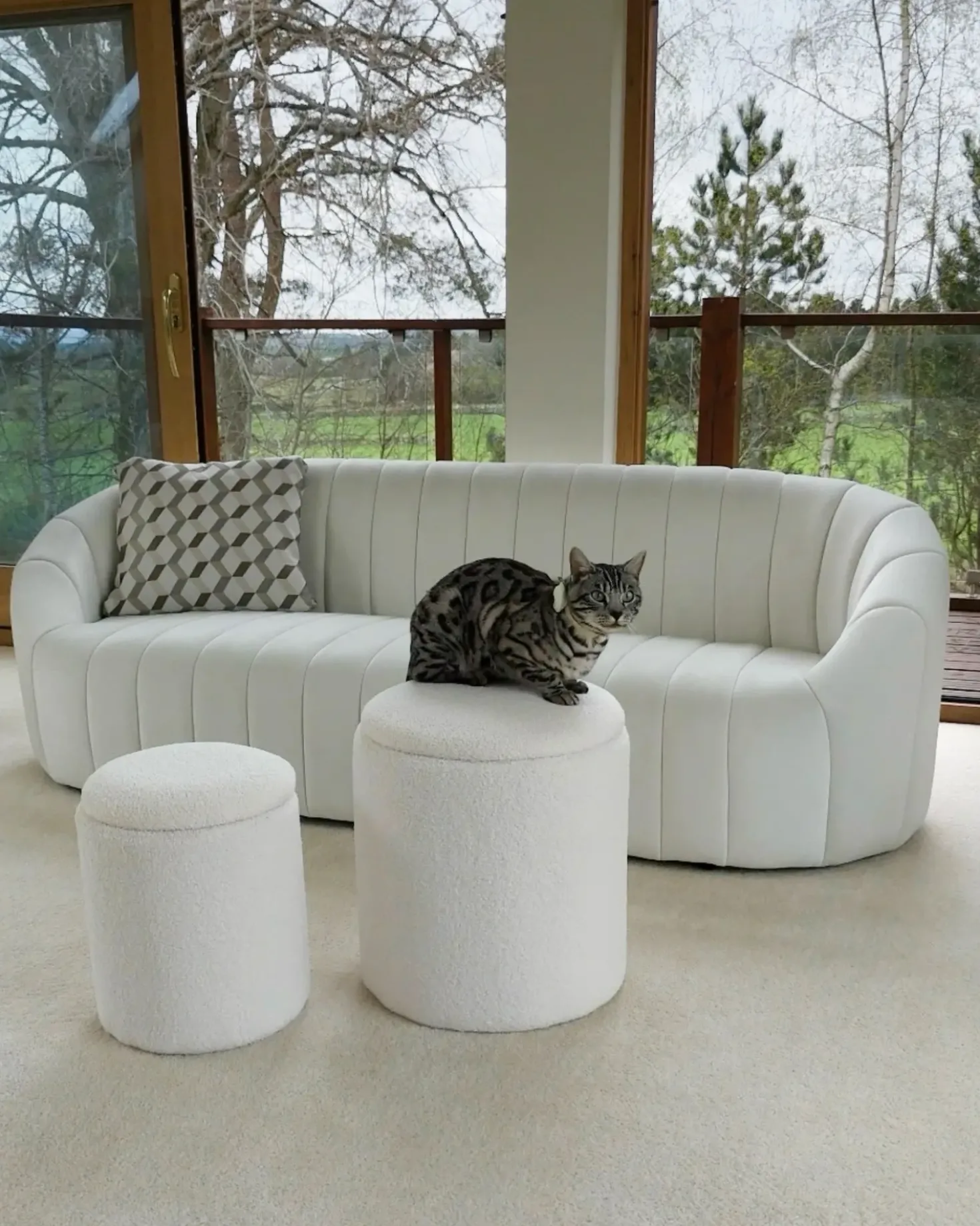 Set di 2 pouf contenitore BEREA Bouclé Bianco sporco