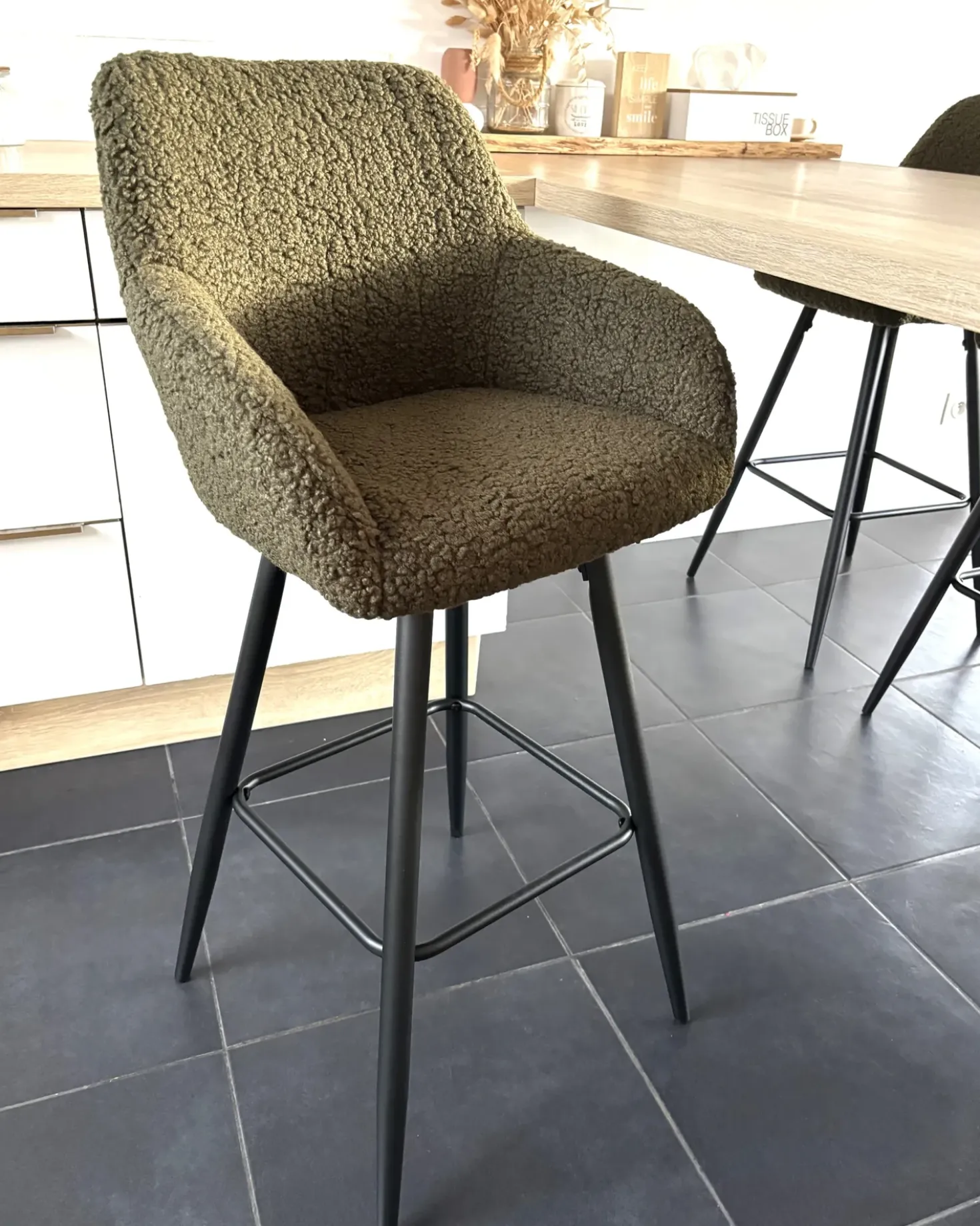 Set di 2 sedie alte CASMALIA Bouclé Verde scuro