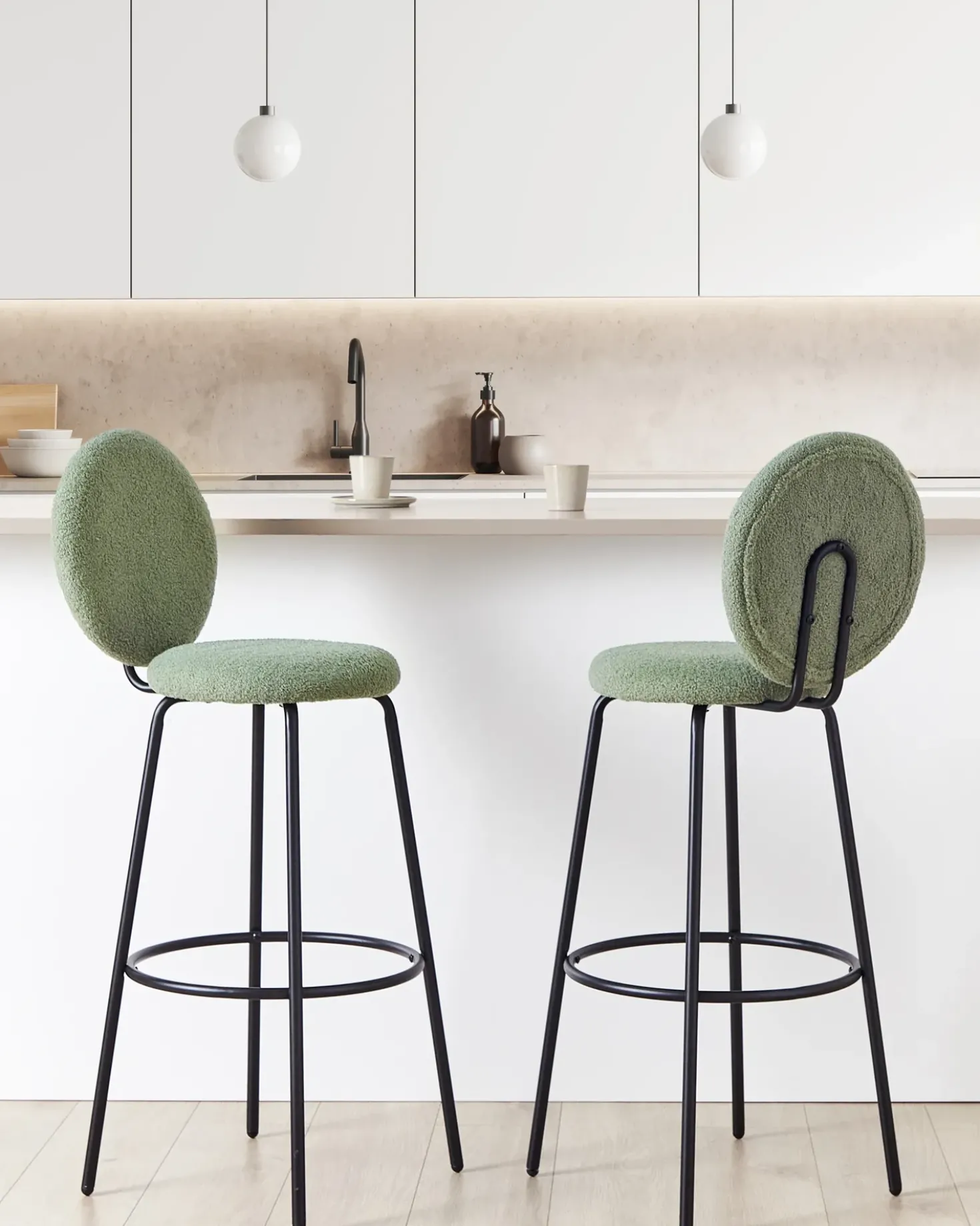 Set di 2 sedie alte EMERY Bouclé Verde chiaro