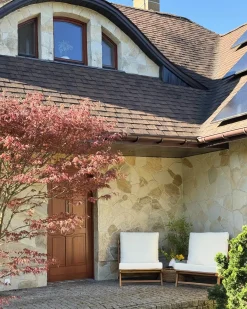 Set di 2 sedie da giardino con cuscini MICCIANO Legno d'acacia Bianco sporco