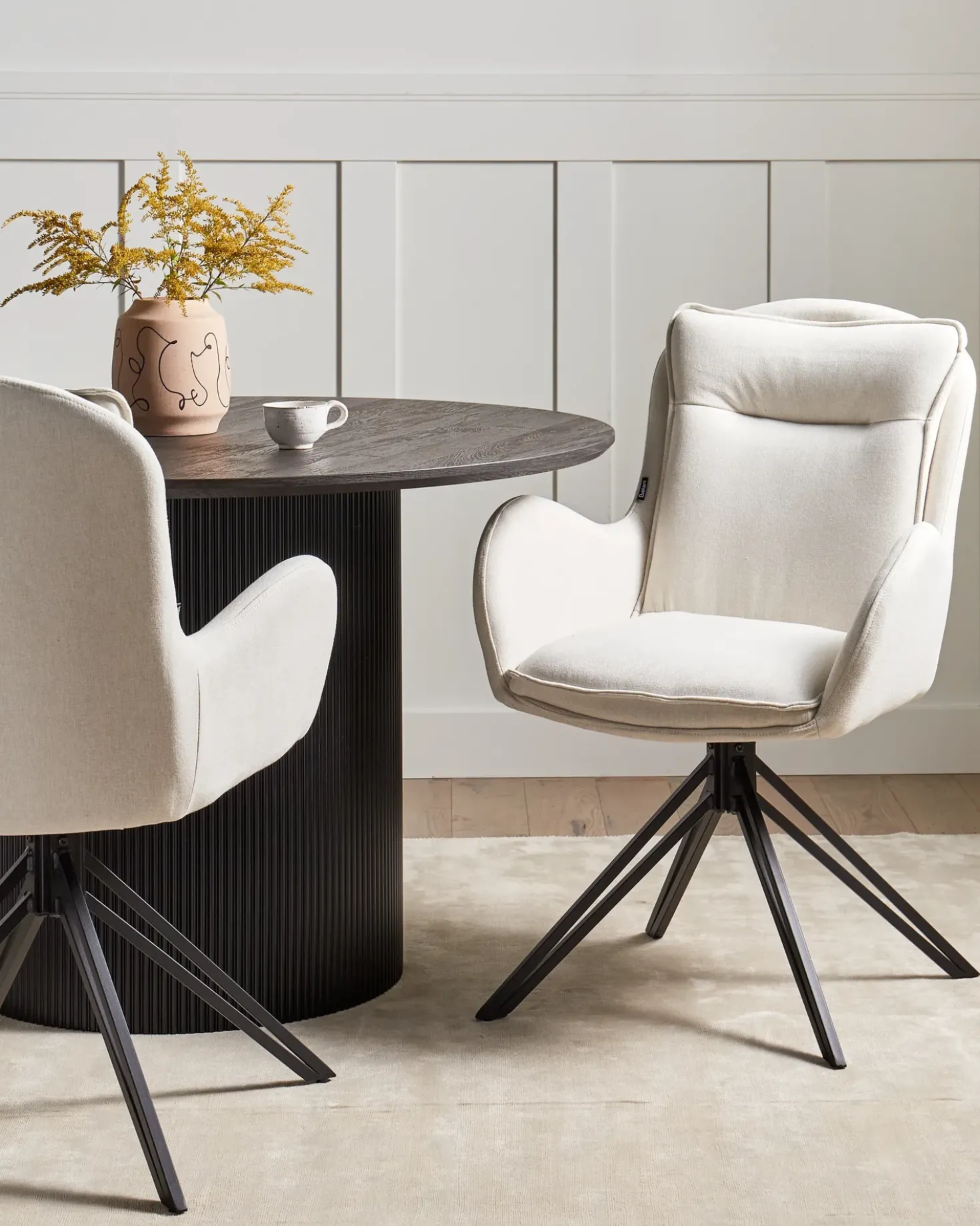 Set di 2 sedie da pranzo AVELAR Tessuto Beige chiaro