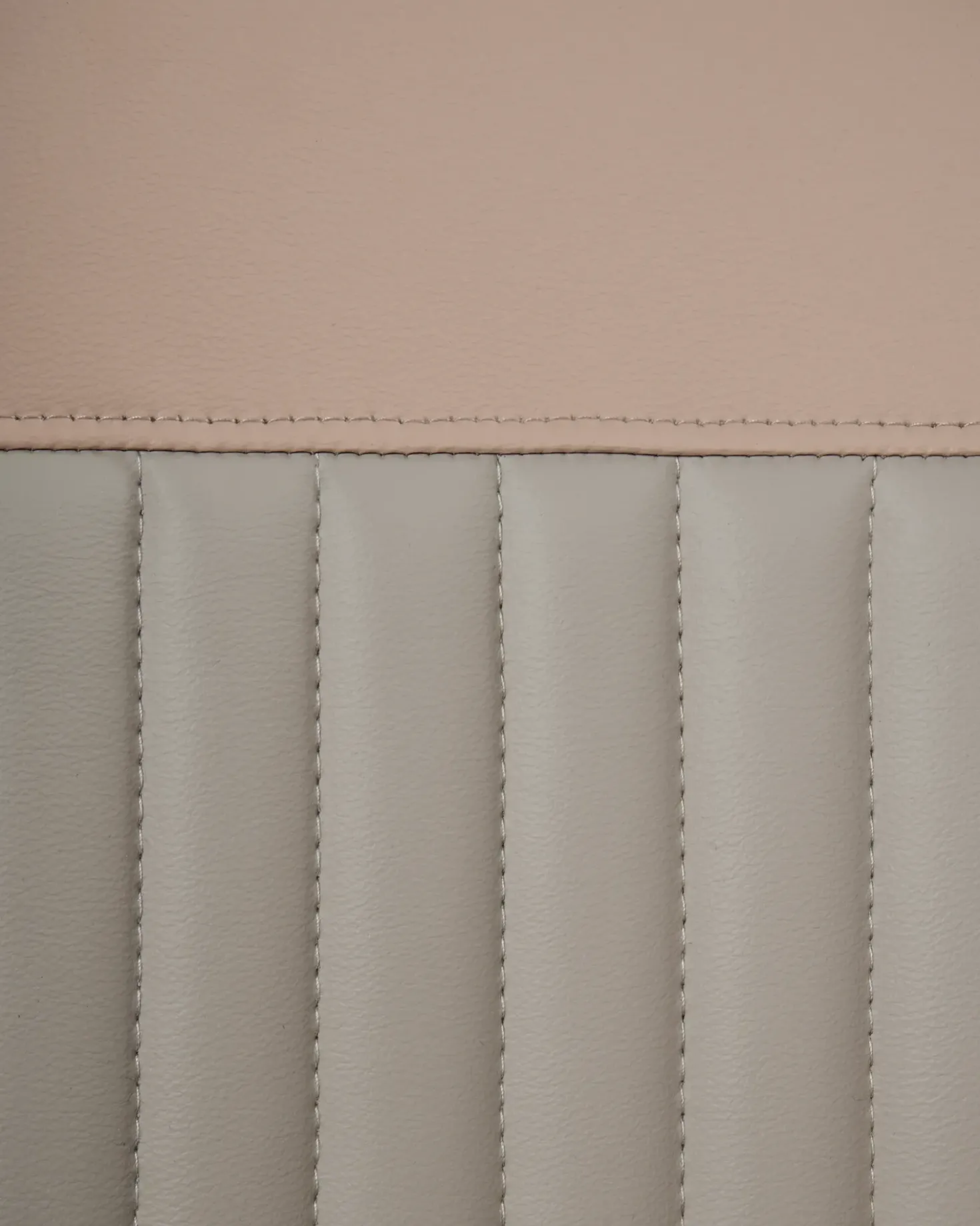 Set di 2 sedie da pranzo LIKELY Pelle sintetica Beige sabbia