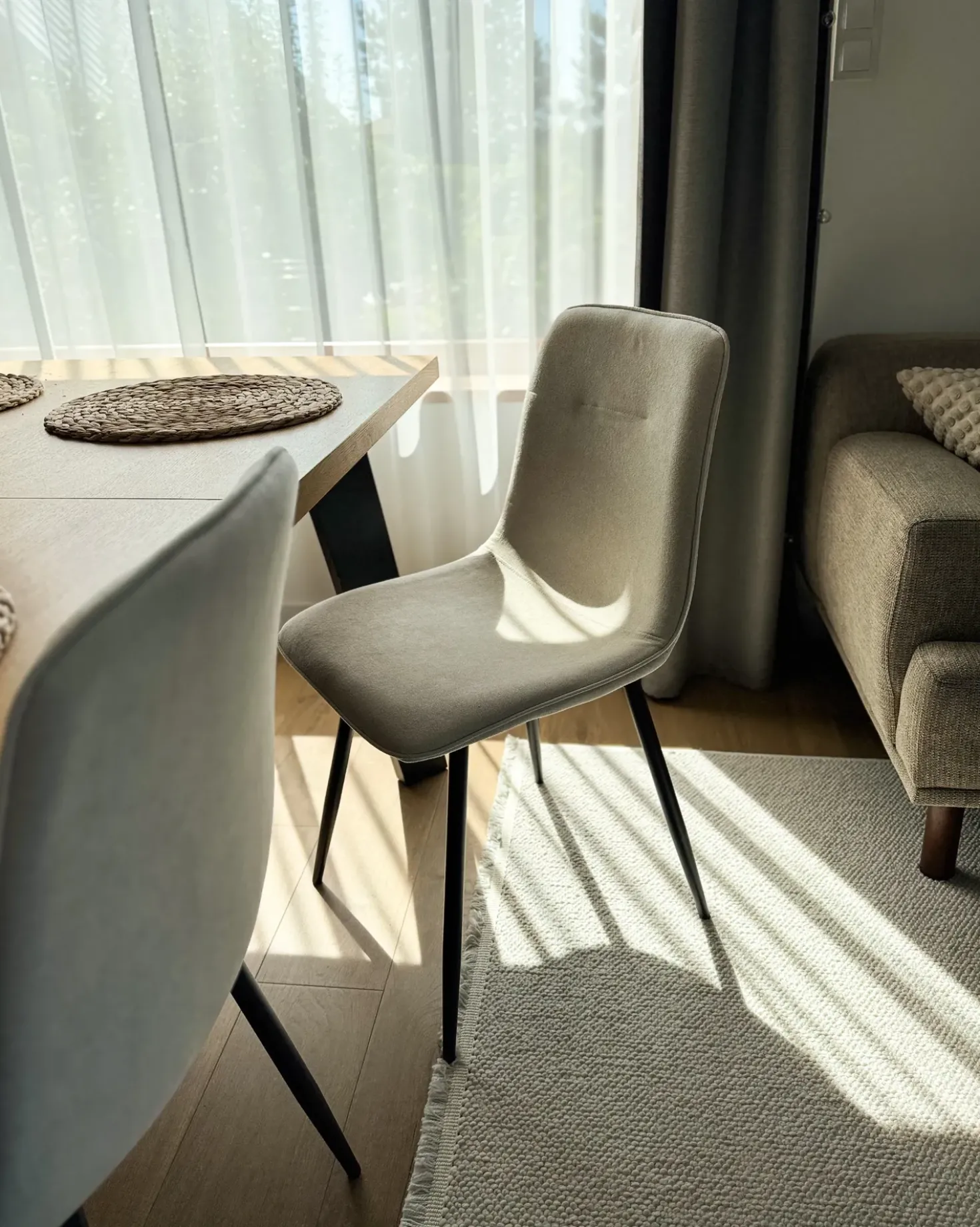 Set di 4 sedie da pranzo TUSCOLA Tessuto Beige chiaro