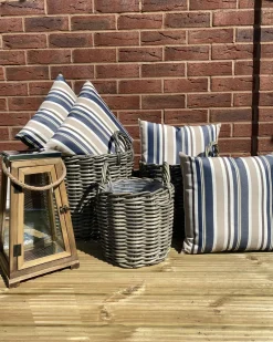 Set di 3 vasi da fiori in vimini NIKITI Rattan sintetico (PE) 29/35/40 cm Tortora