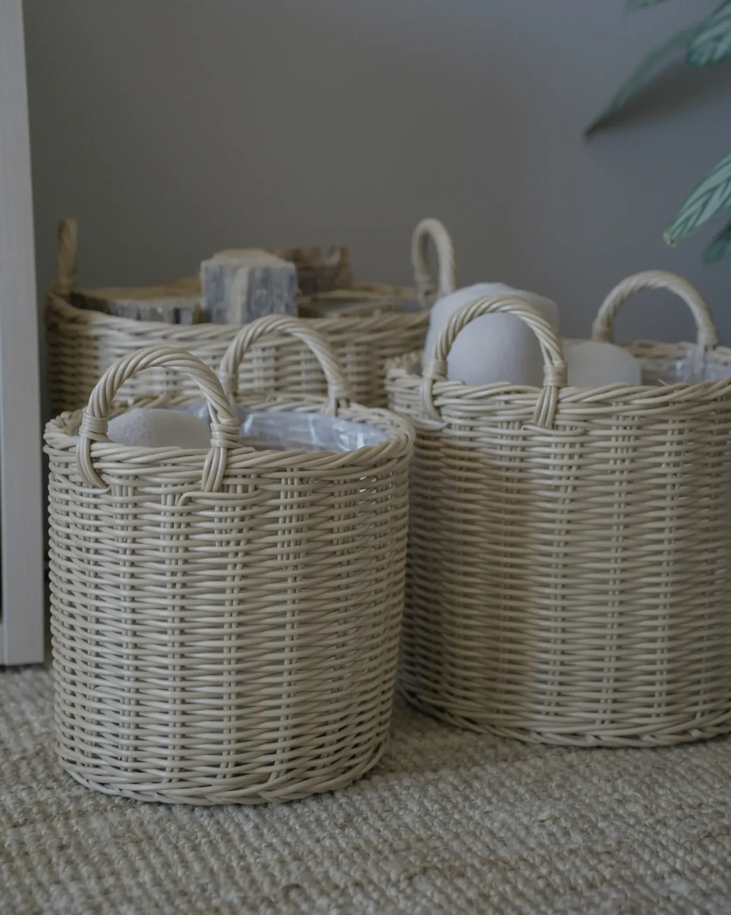 Set di 3 vasi da fiori in vimini PENDULA Rattan sintetico (PE) 33/37/45 cm Naturale