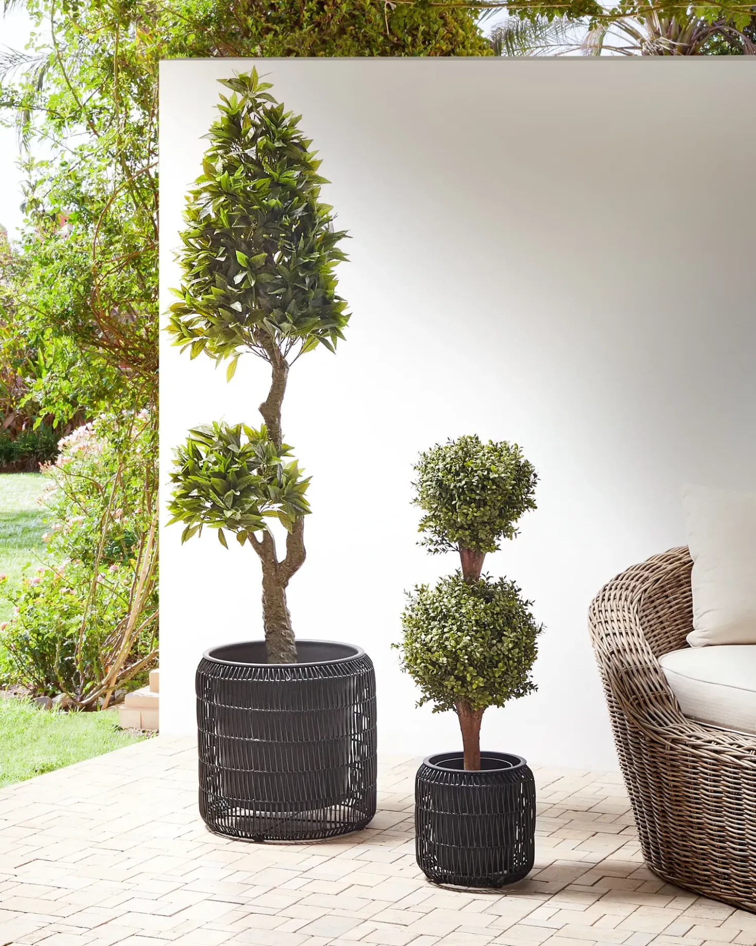Set di 2 vasi per piante BRODIEA Rattan sintetico (PE) 26/45 cm Nero