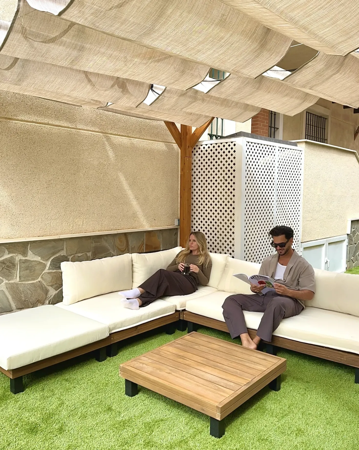 Set di divani angolari da giardino 5 posti FRAZZANO Legno di acacia certificato Bianco sporco