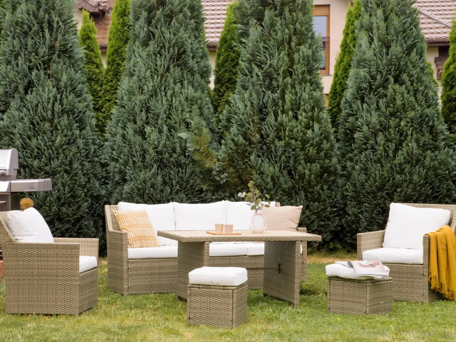 Set salotto da giardino con tavolo e pouf 5 posti FONTI con cuscini Rattan sintetico (PE) Marrone