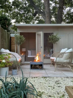 Set salotto da giardino con tavolo e pouf 5 posti BELLUNO Rattan sintetico (PE) Bianco