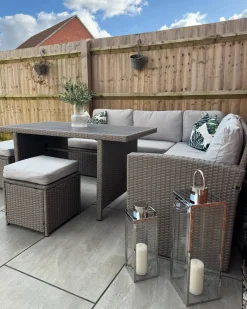 Set salotto da giardino con tavolo e pouf 5 posti BARDI con cuscini Rattan sintetico (PE) Tortora