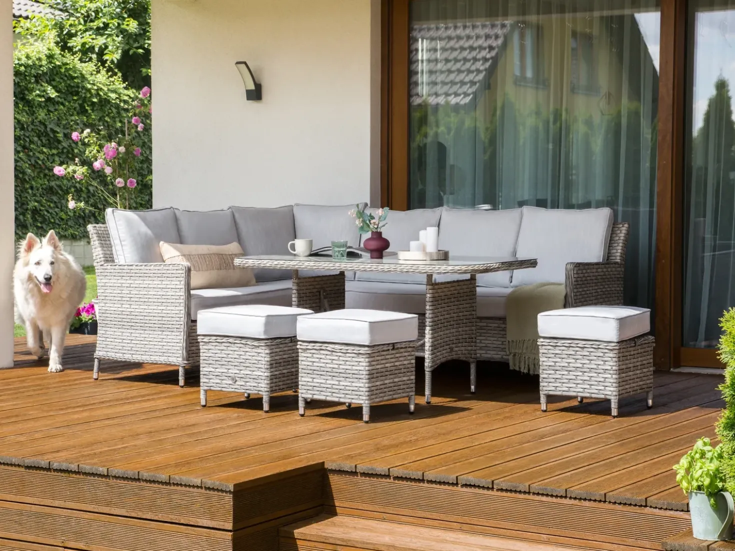 Set salotto da giardino con tavolo e pouf 9 posti LACONA Lato destro Rattan sintetico (PE) Grigio chiaro