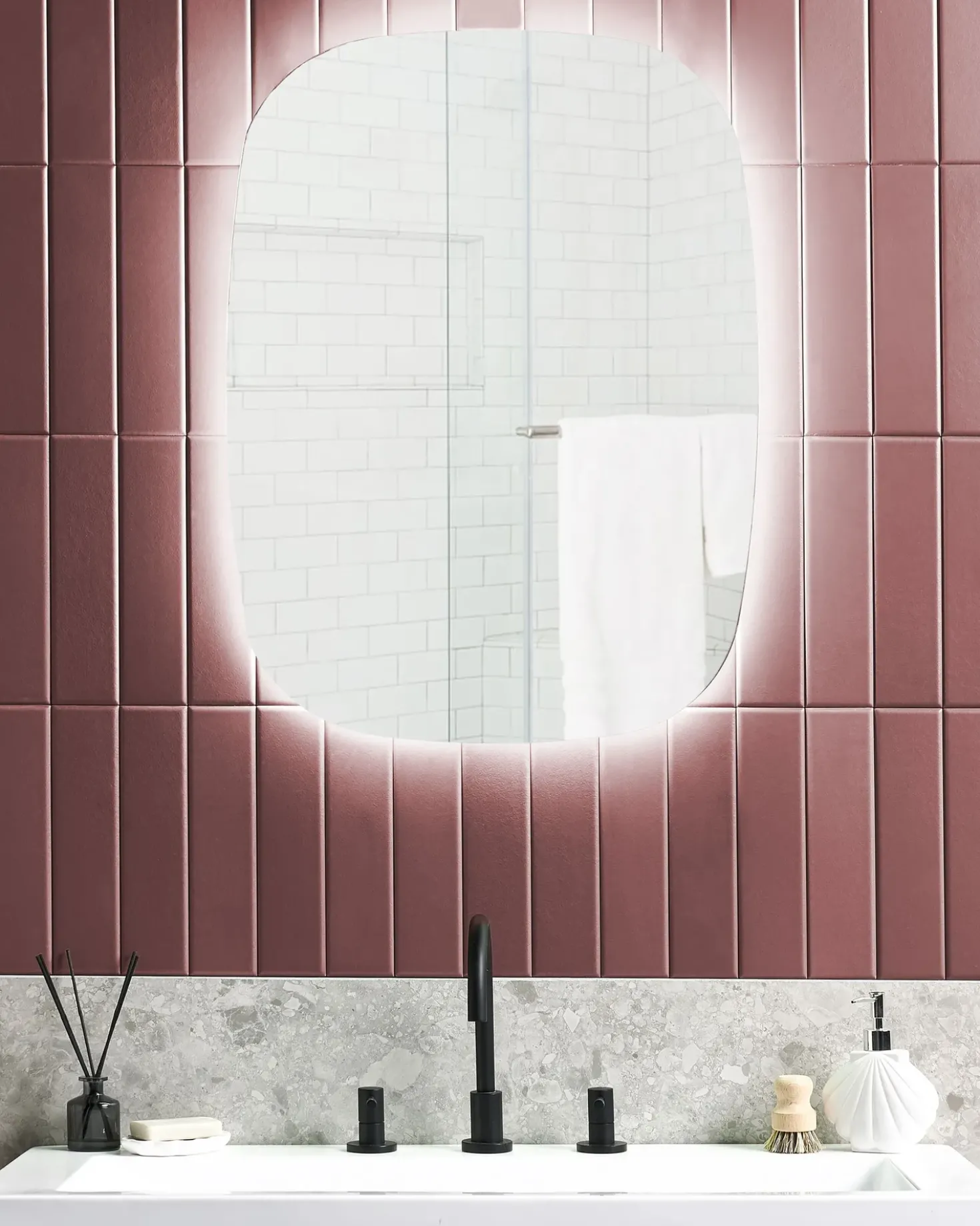 Specchio da bagno con luce LED BERGERAC 58 cm 78 cm Argento