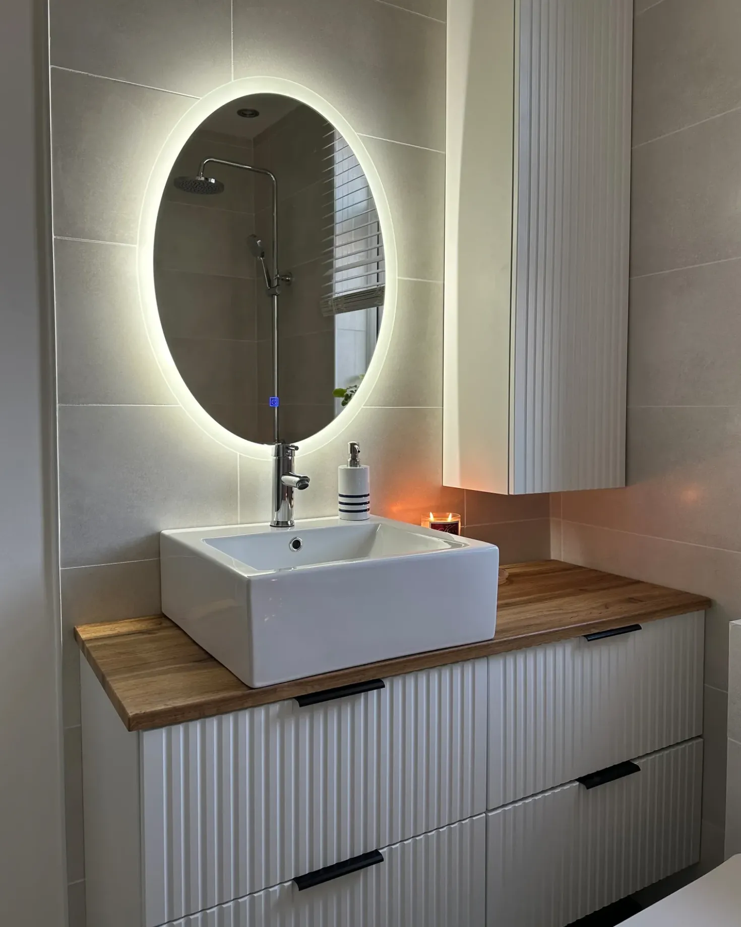 Specchio da bagno con luce LED VIRIAT 60 cm 80 cm Argento