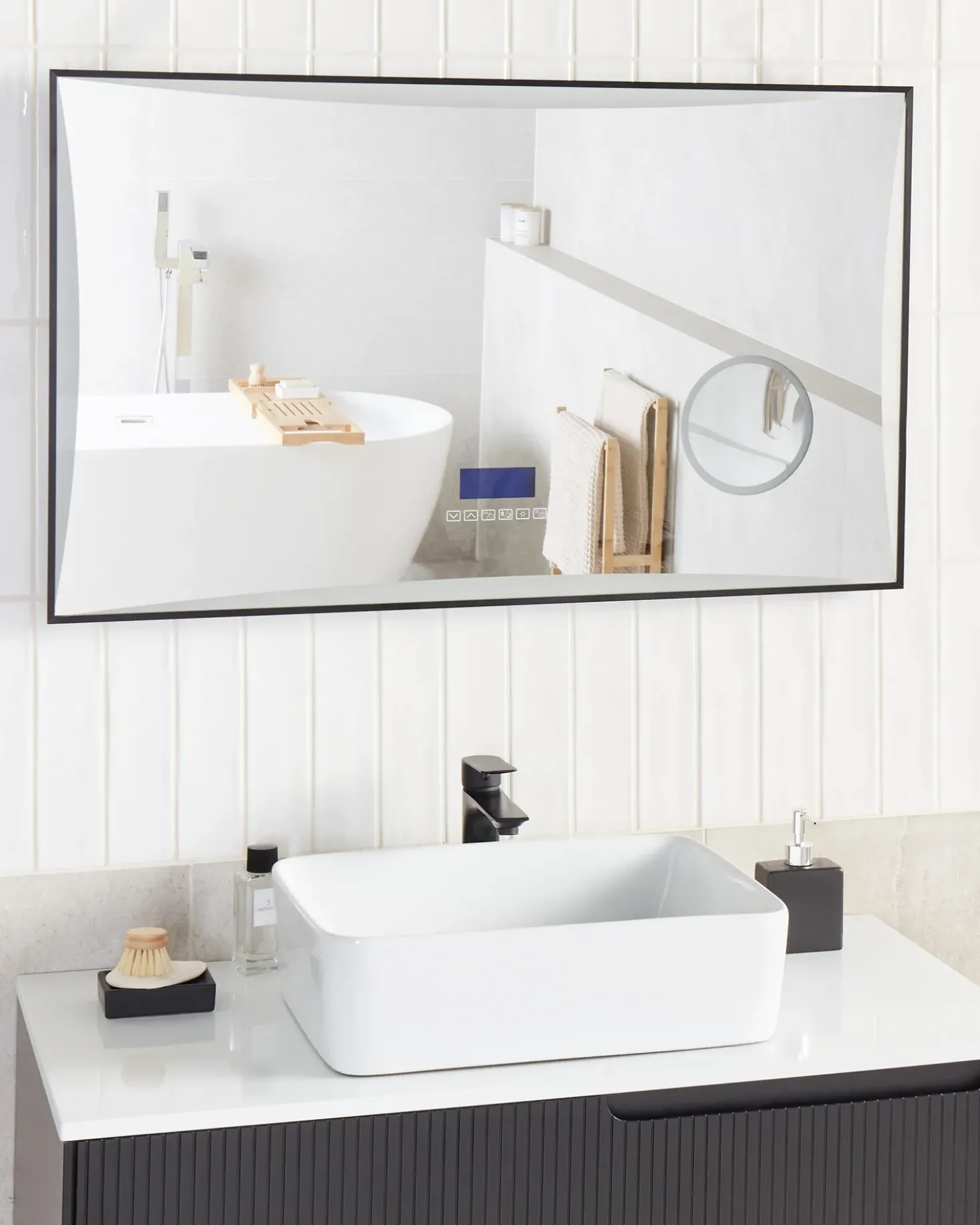 Specchio da bagno con luce LED ONLAY 100 cm 60 cm Argento