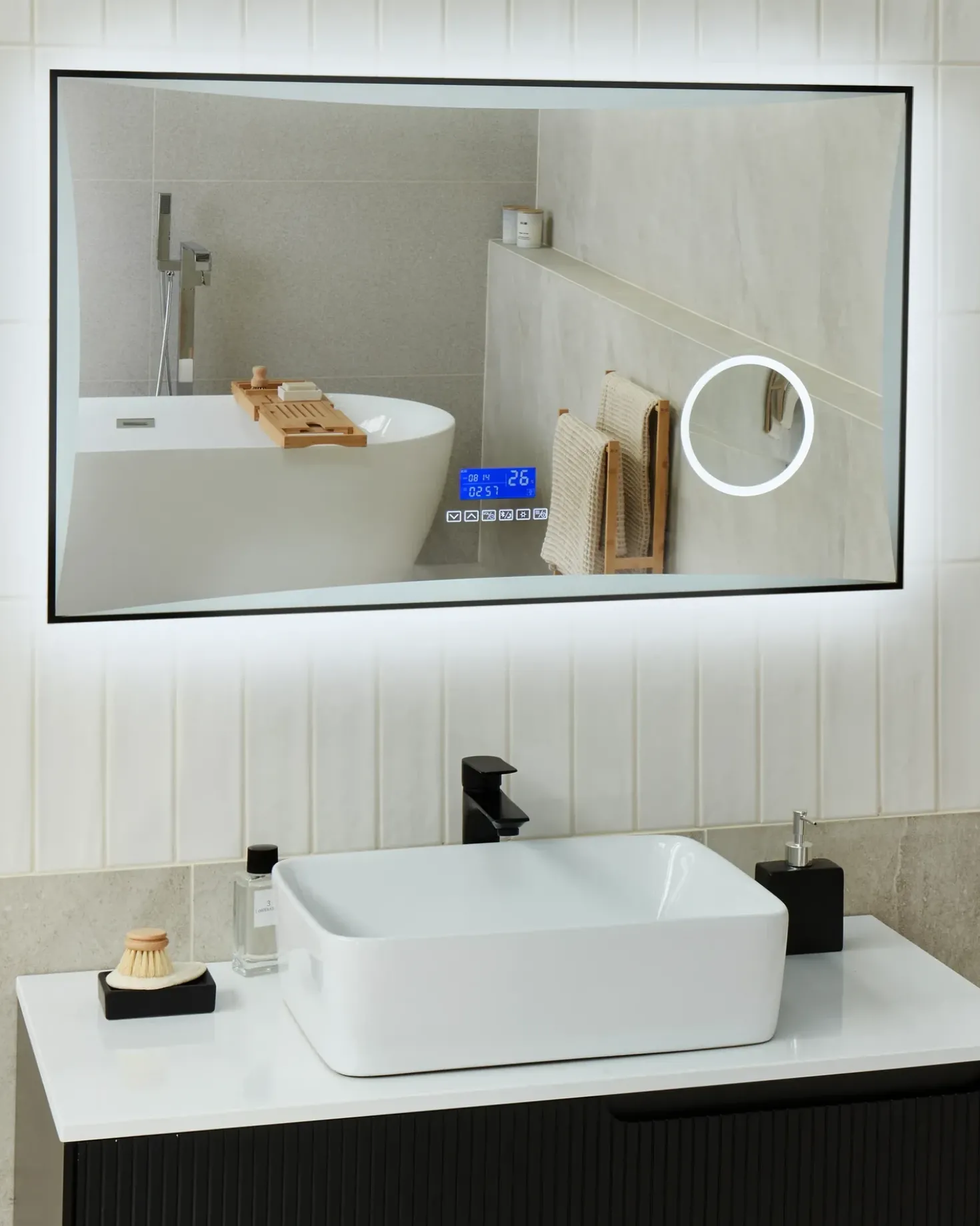 Specchio da bagno con luce LED ONLAY 100 cm 60 cm Argento