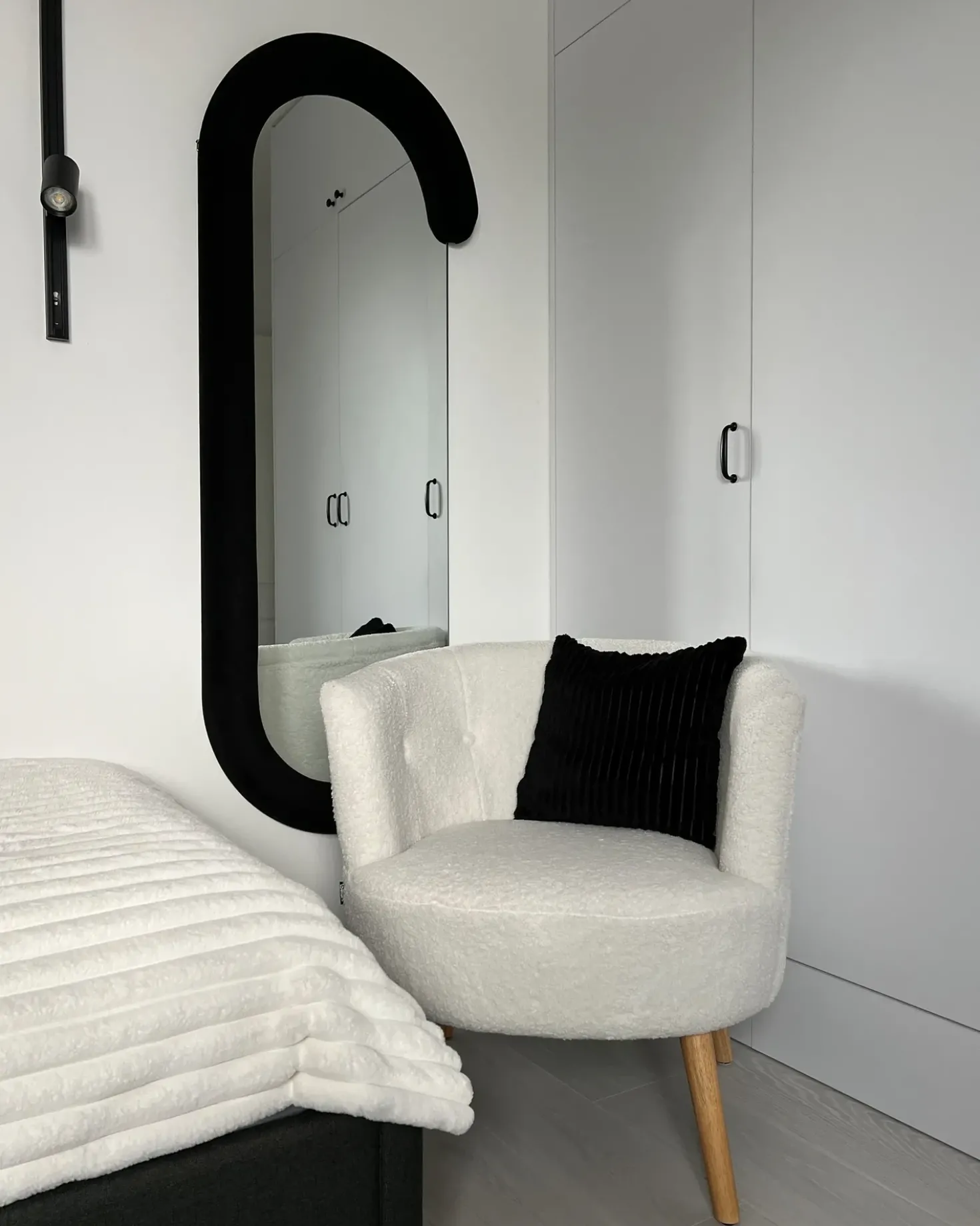 Specchio LOCHES 54 cm 158 cm Velluto Nero