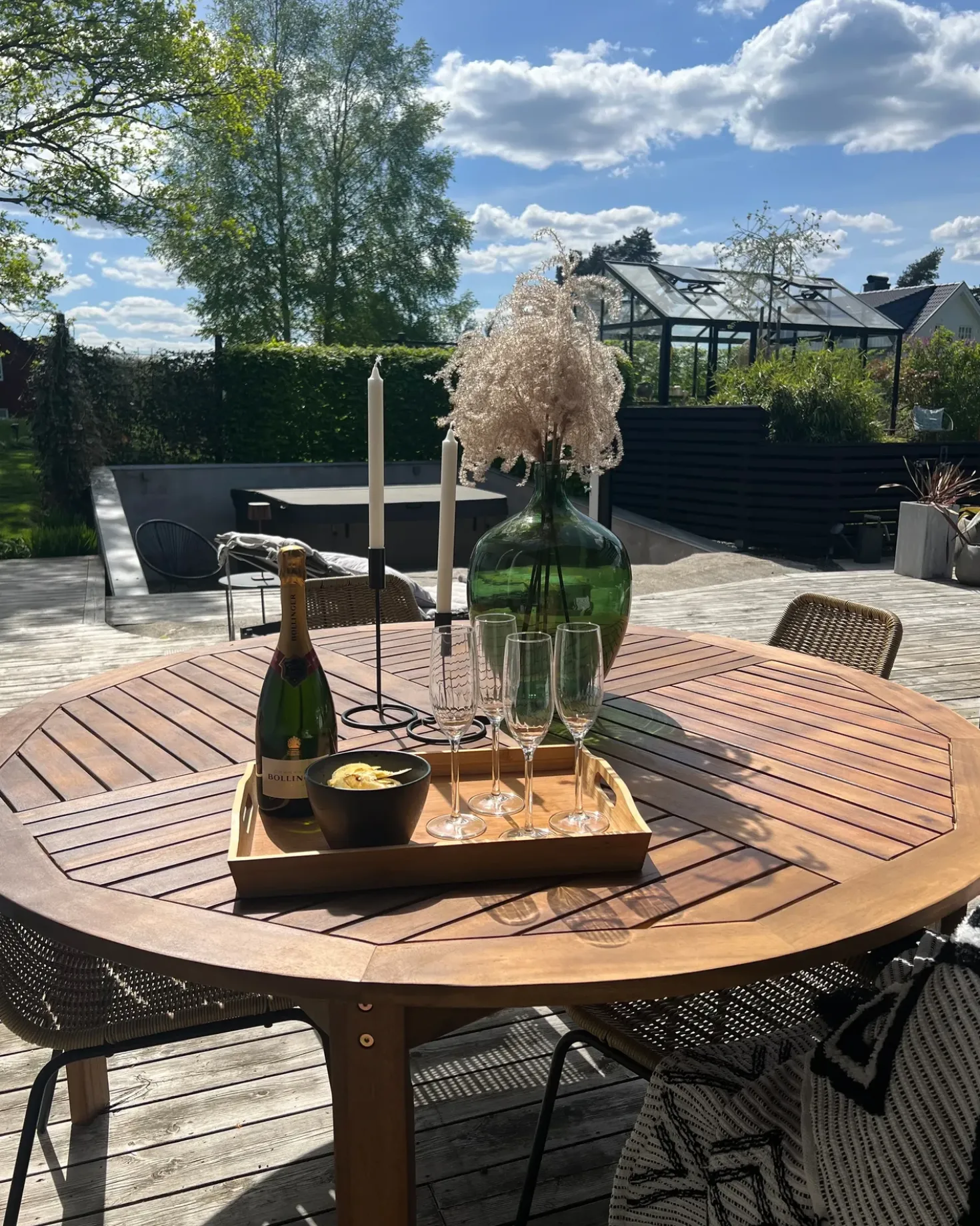 Tavolo da pranzo da giardino TOLVE 150 cm 150 cm Legno d'acacia Marrone