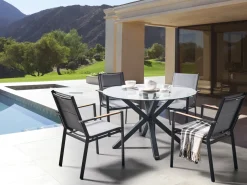 Tavolo da pranzo da giardino MALETTO 120 cm 120 cm Vetro Nero