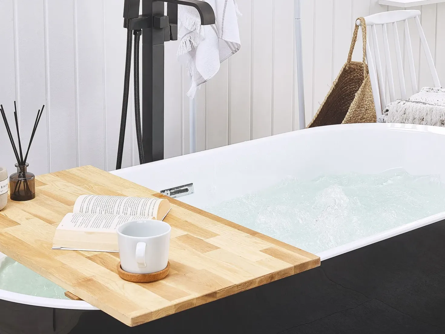Vasca da bagno freestanding NEVIS 150 x 75 cm Nero
